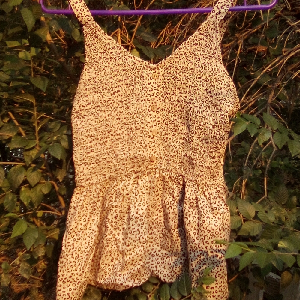 Women's sleeveless blouse
